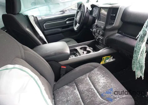 2021 Ram 1500 Big Horn 4X4 6'4 Box z USA, uszkodzony, nr VIN 1C6SRFBT8MN815488